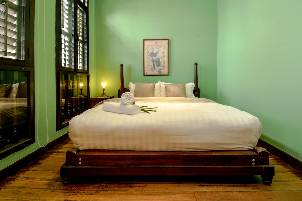 Deluxe Double Room, 1 Queen Bed, City View photo 3