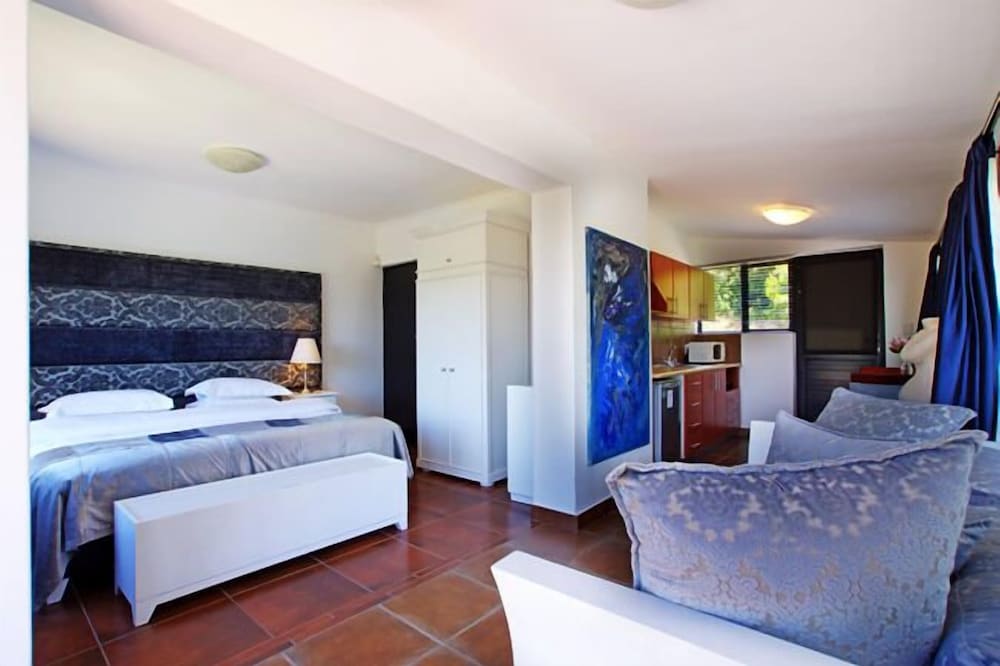 The Blue Suite photo 2