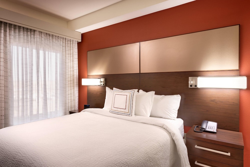 Suite, 2 Bedrooms (Mobility/Hearing Accessible, Tub) photo 3