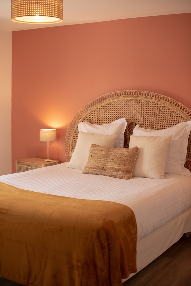 Standard Suite - Photo 5