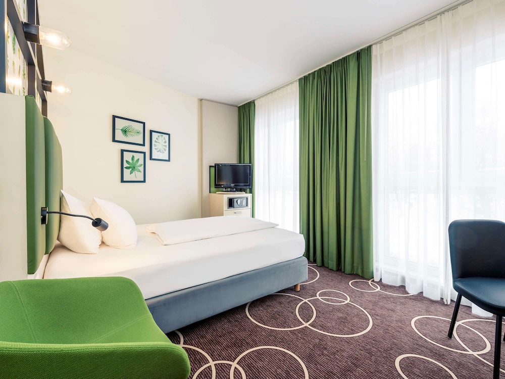 Standard Room, 1 Queen Bed - Photo 3