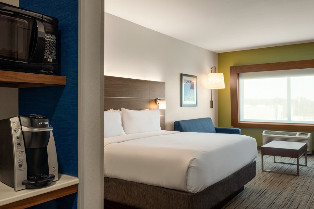 Suite, 1 King Bed, Accessible (Communication) photo 3