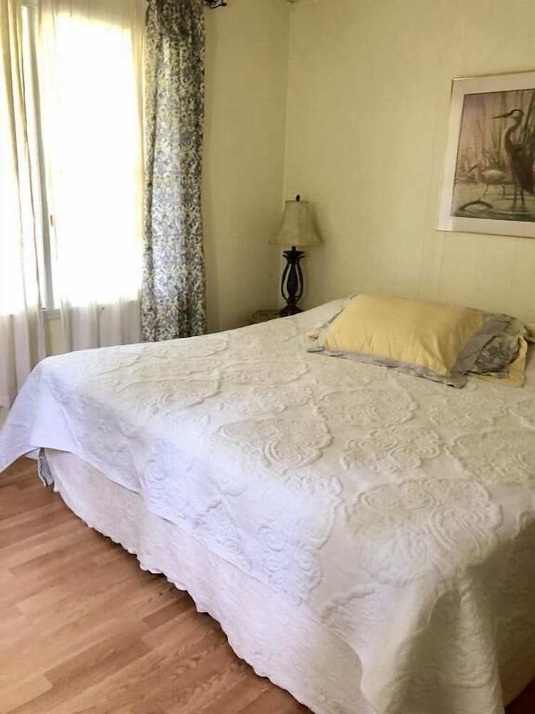 House, Multiple Beds (Beach Nut) photo 3