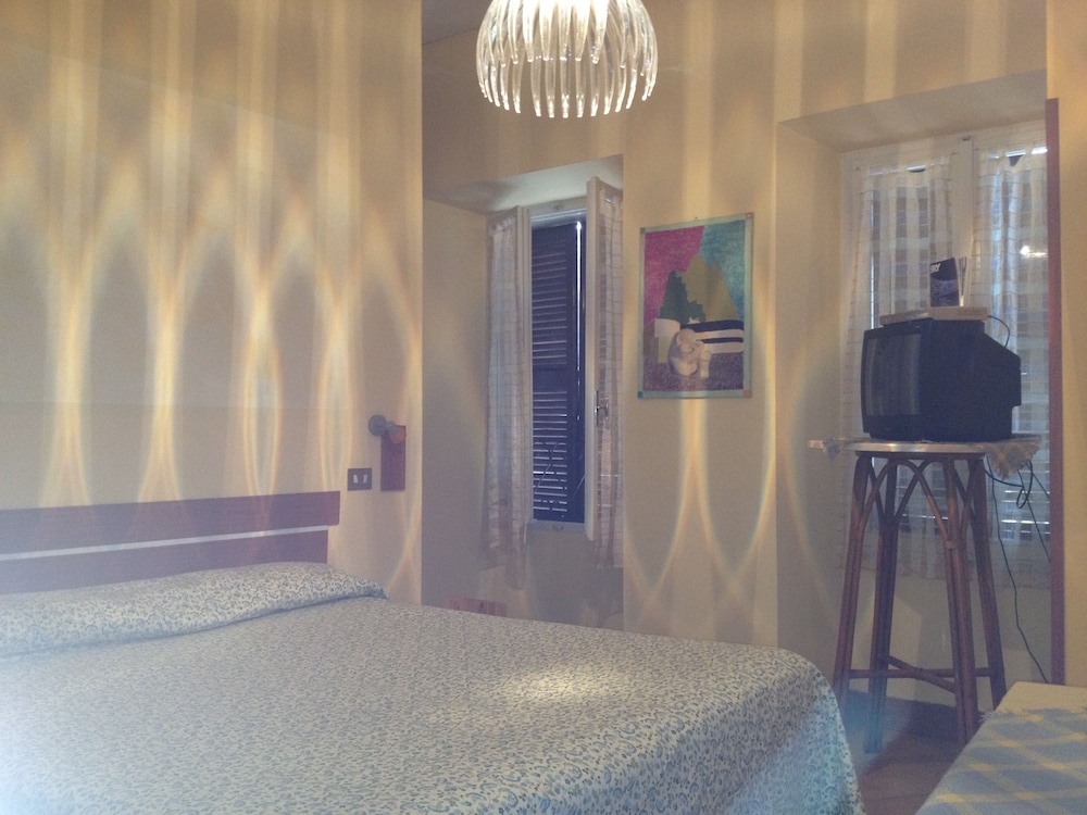 Classic Double or Twin Room photo 2