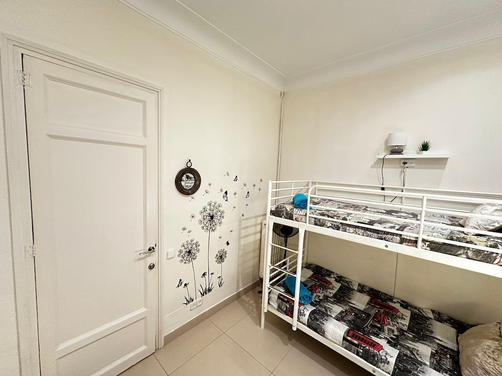Economy Twin Room, Shared Bathroom photo 2