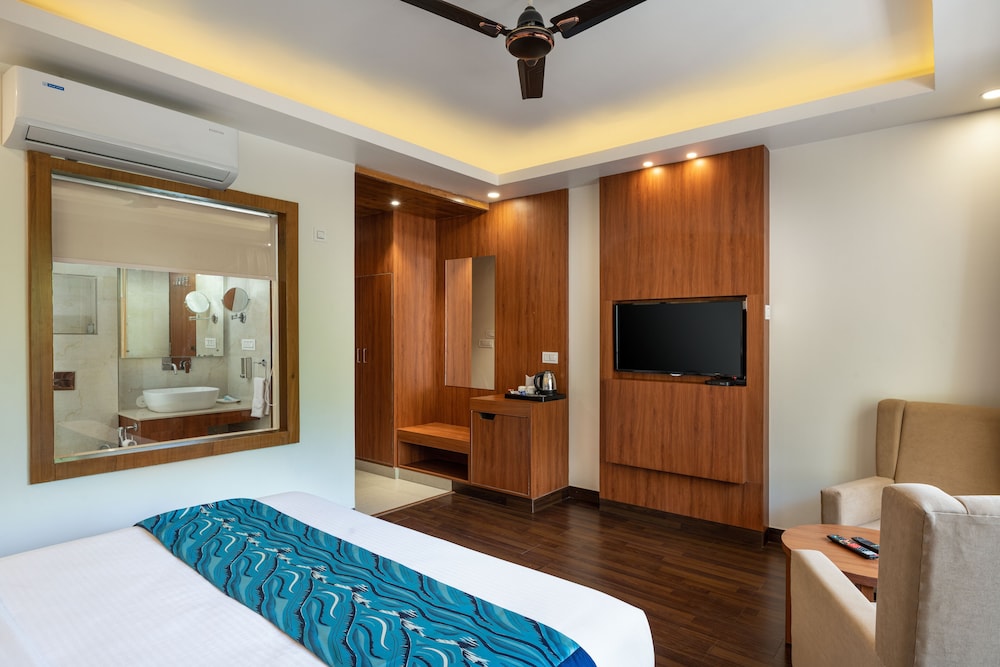 Deluxe Room - Photo 5