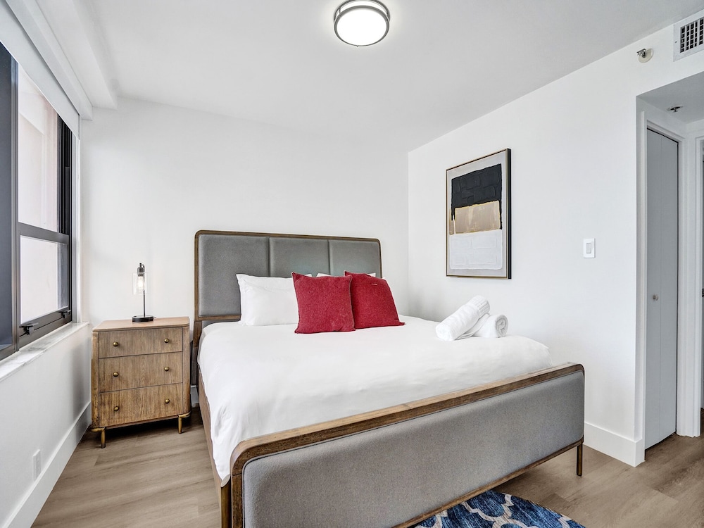 Ocean View Condo Beach Service 1504