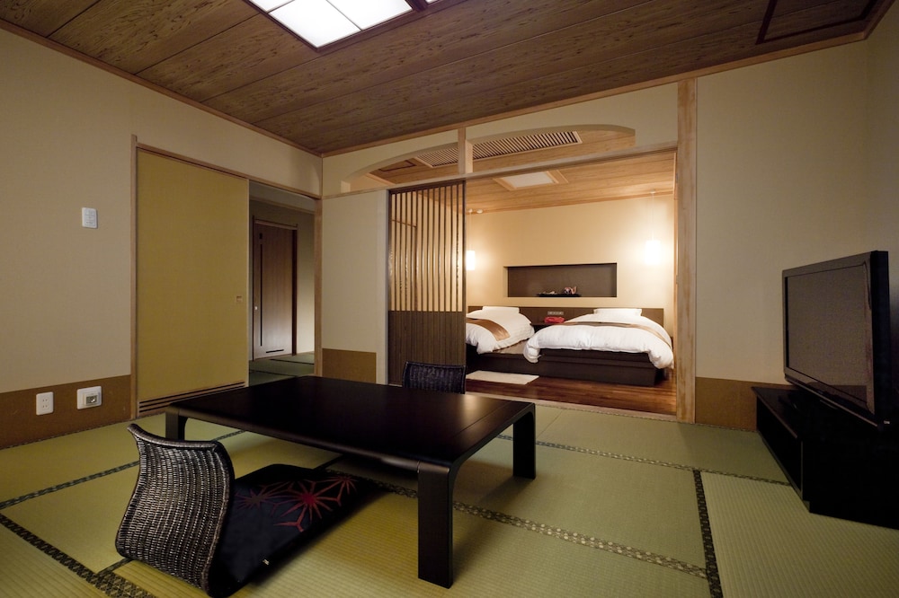 Japanese Western Twin Bed W/Restaurant Dinner& Breakfast -Non Smoking - Photo 2
