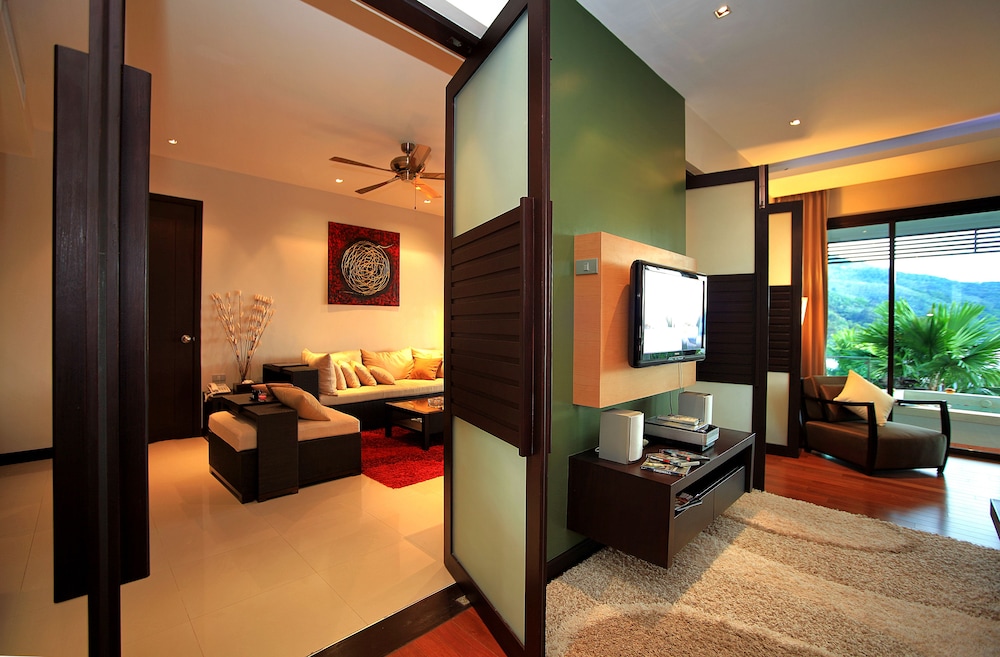 Suite, 2 Bedrooms - Garden View