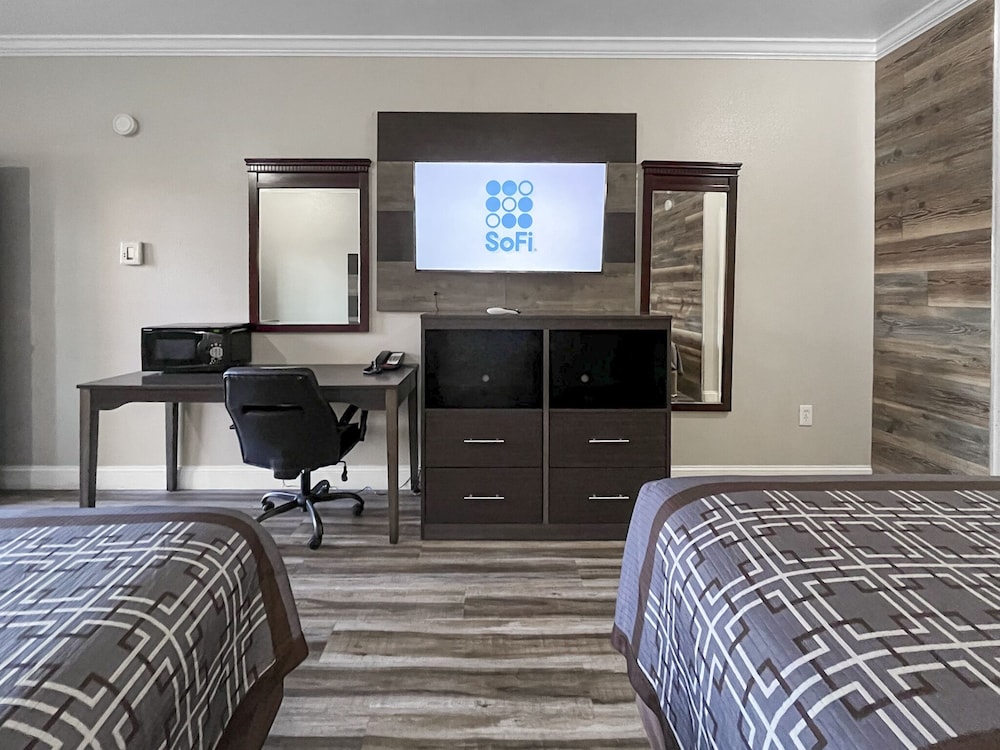 Deluxe Room, 2 Queen Beds - Photo 5