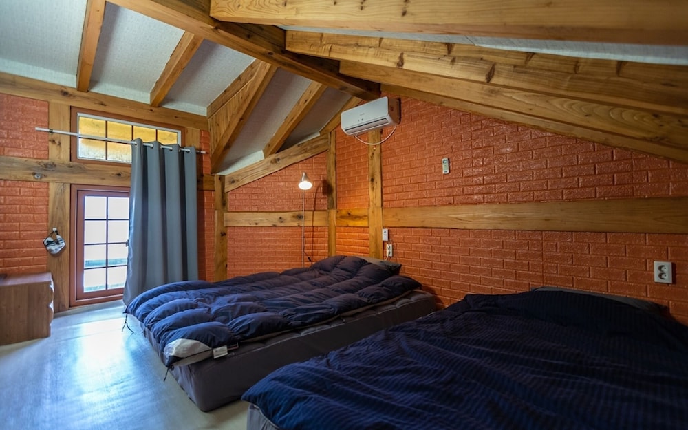 Room (Male double room)