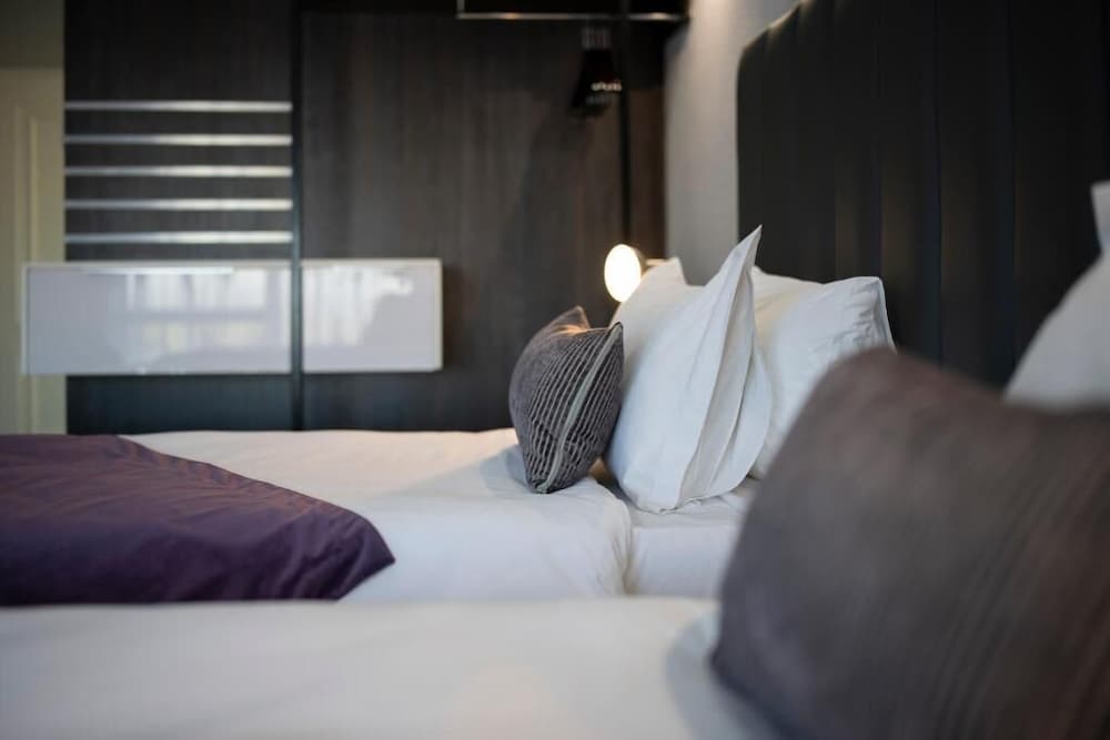 Superior Twin Room with Shower - Photo 2
