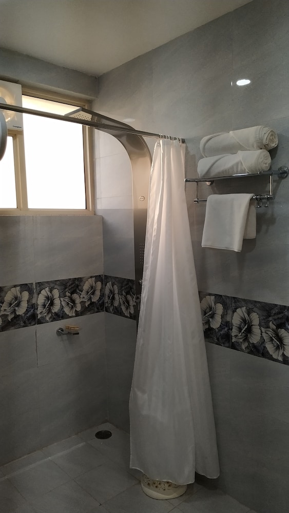 Rudra Super Deluxe Room photo 3