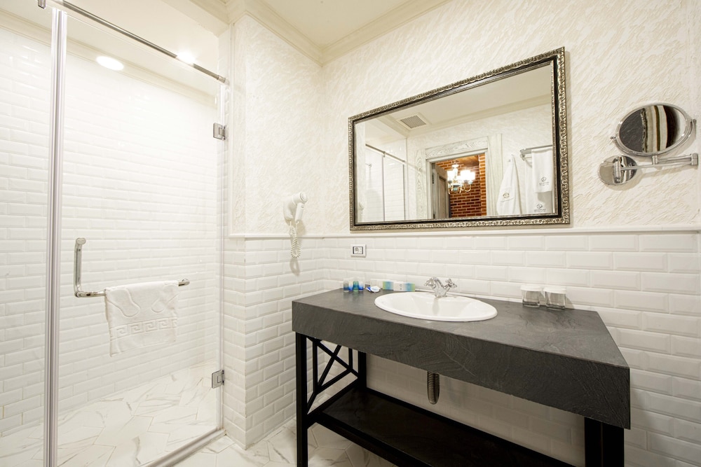 Deluxe Double or Twin Room - Photo 2
