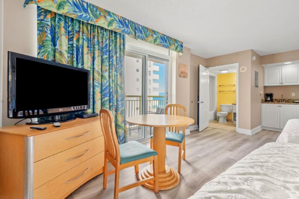 Studio, 2 Double Beds, Ocean View, Beachfront (401) photo 1
