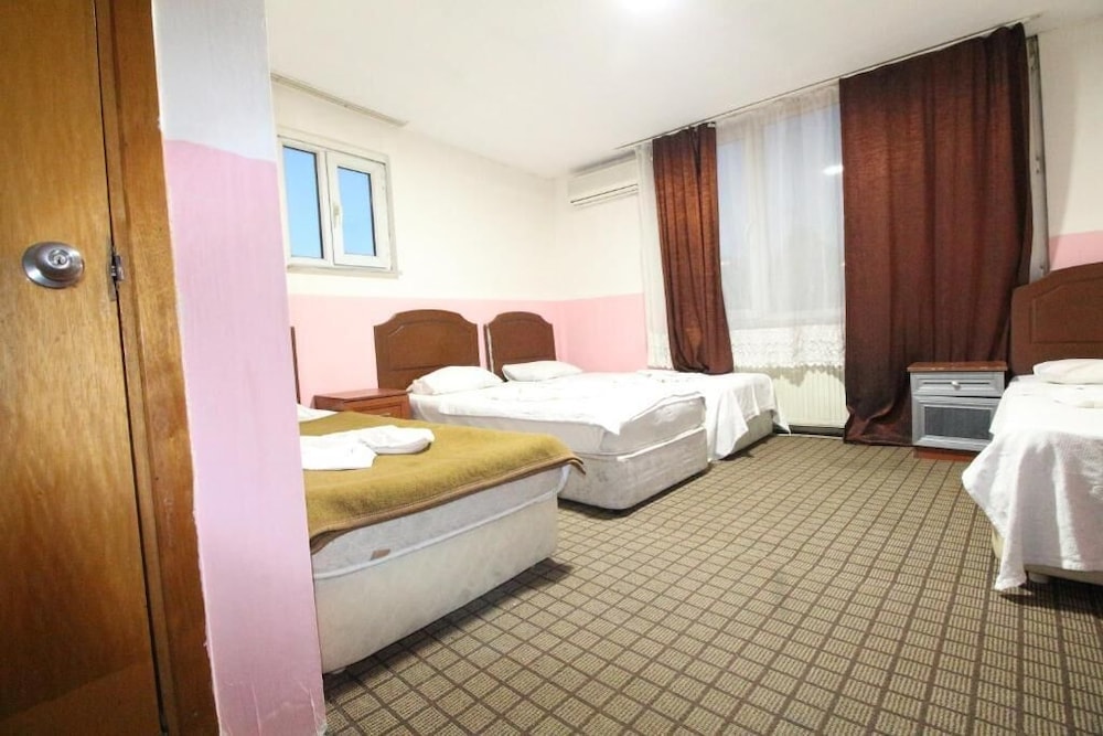 City Quadruple Room photo 1