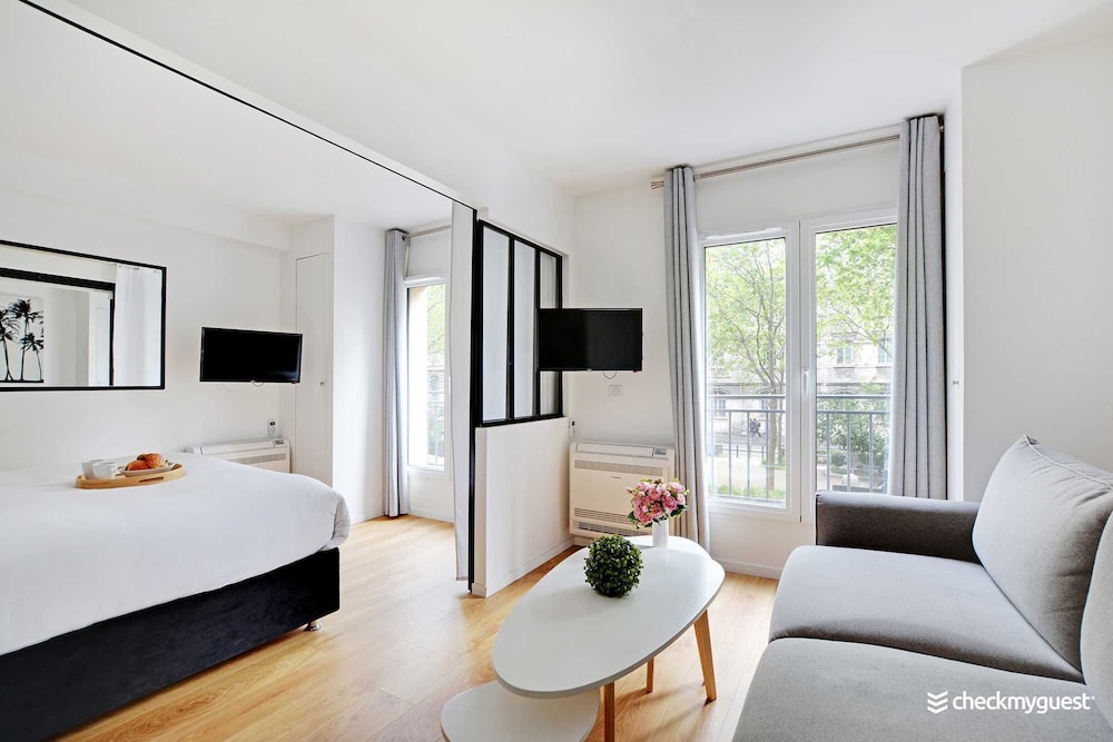 City Apartment, City View photo 2