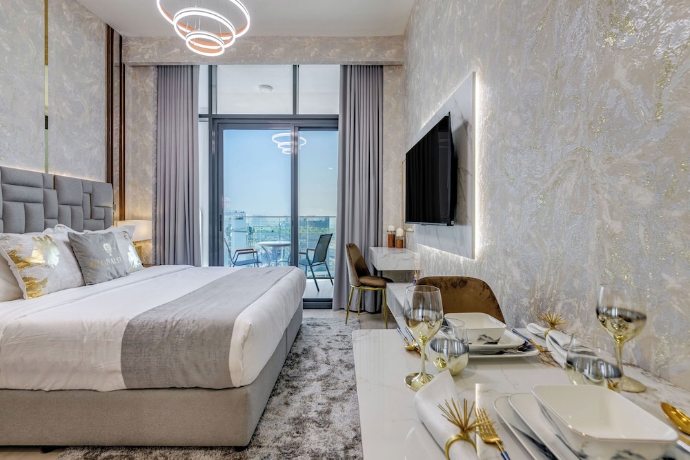 Design Studio, 1 King Bed, Balcony photo 2