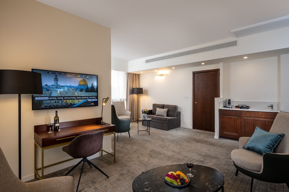 Premium Suite, 1 Bedroom, Balcony, City View photo 2