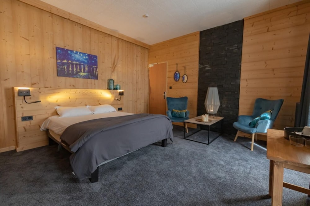 Large Double Room Chalet Spirit With Cour View