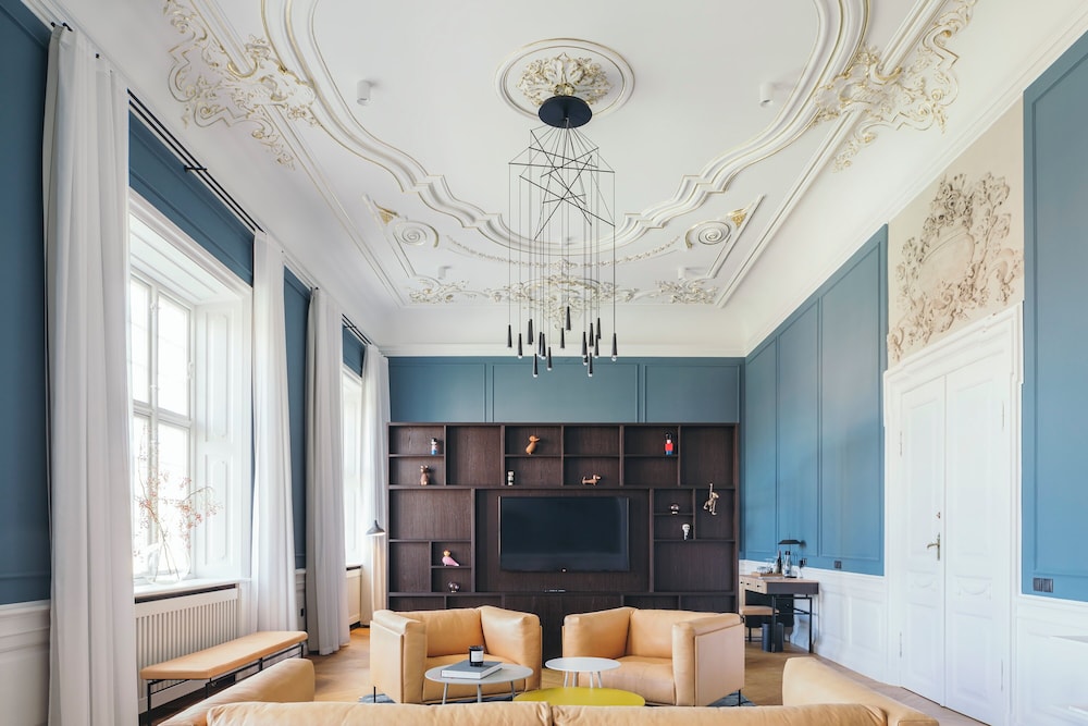 Suite (Nobis)