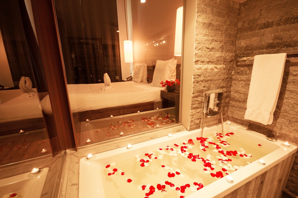 Suite - Photo 8