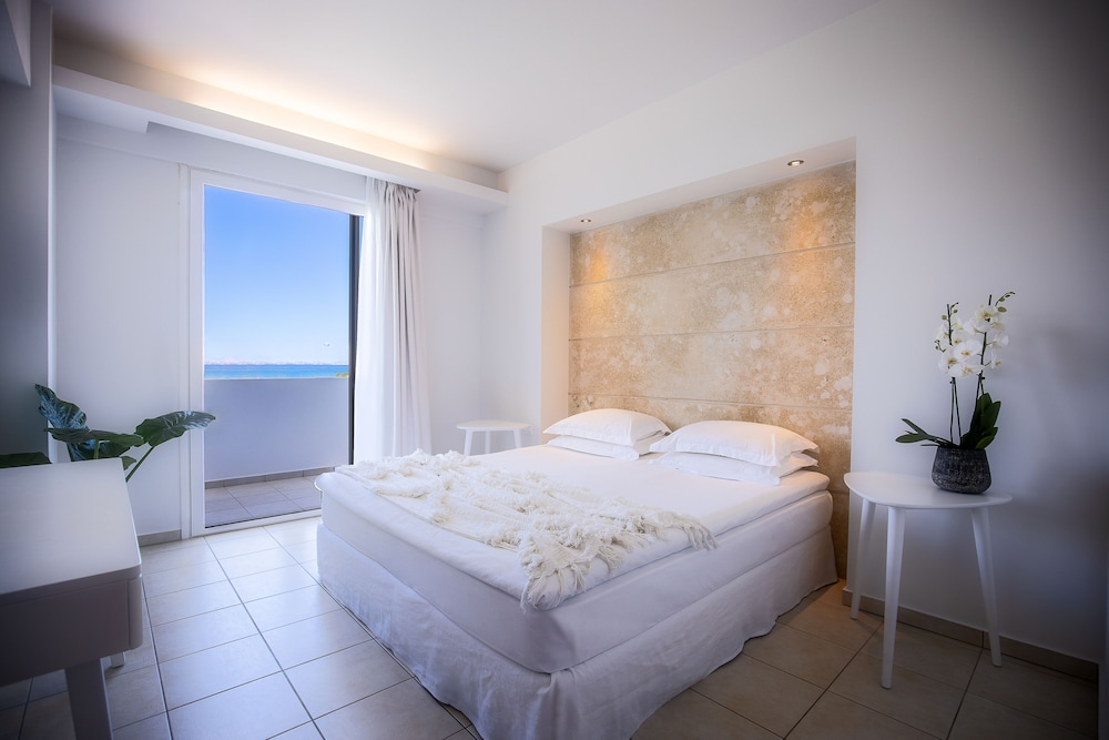 Apartment Side Sea View