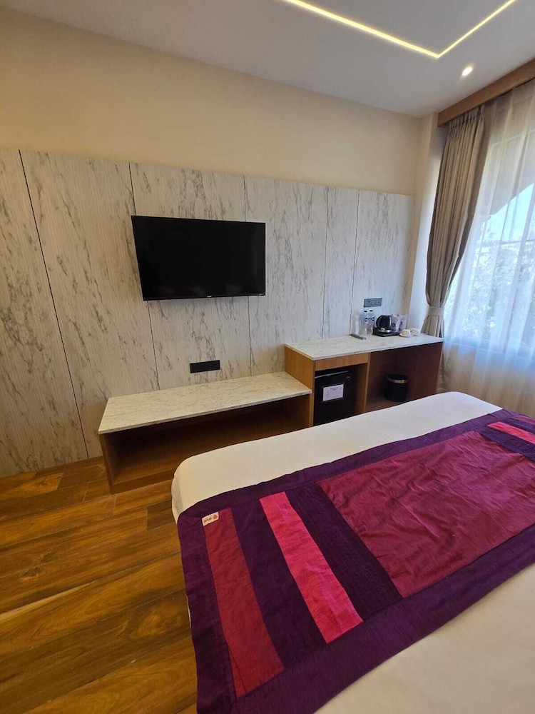 Executive Room - Photo 3
