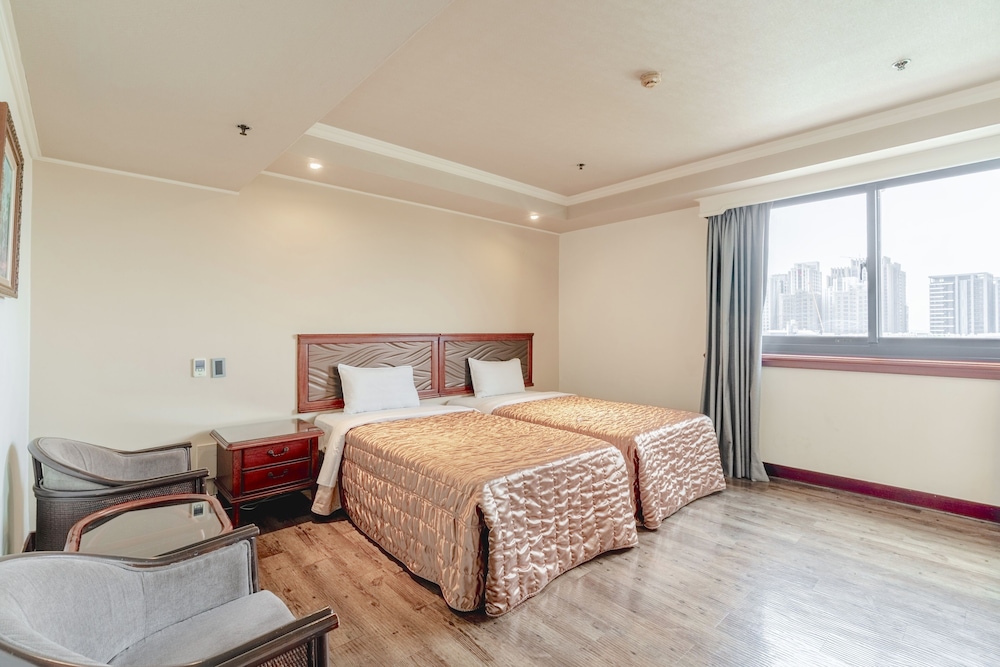 Elite Twin Room