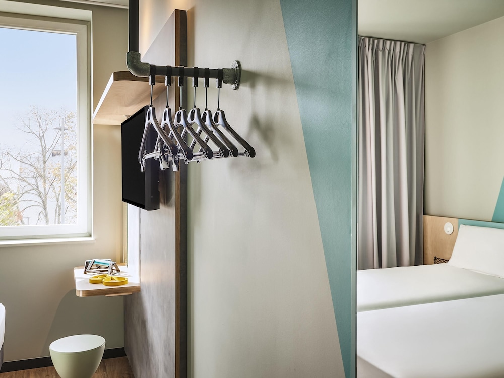 Standard Room, 2 Twin Beds - Photo 4