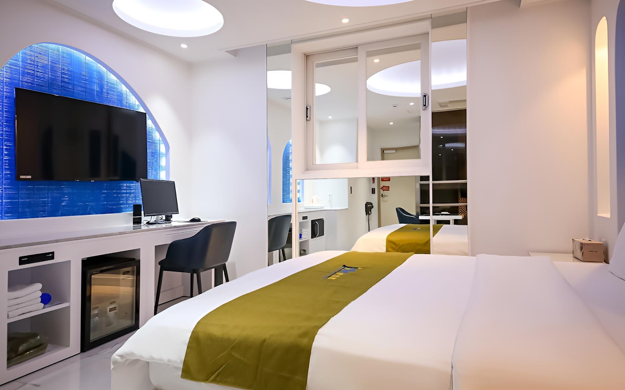 Room (Drive-in Suite room) photo 2
