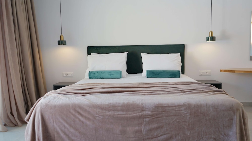 Deluxe Double or Twin Room - Photo 1