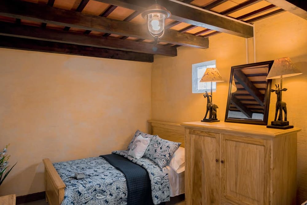 Comfort Room, 1 Queen Bed photo 1