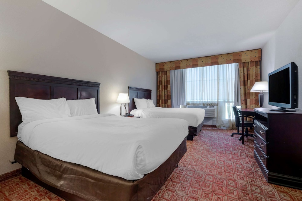 Suite, Multiple Beds, Non Smoking photo 1