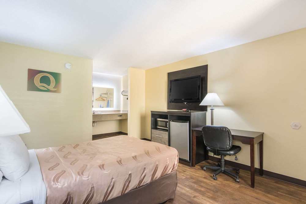 Standard Room, 1 Double Bed, Non Smoking - Photo 2