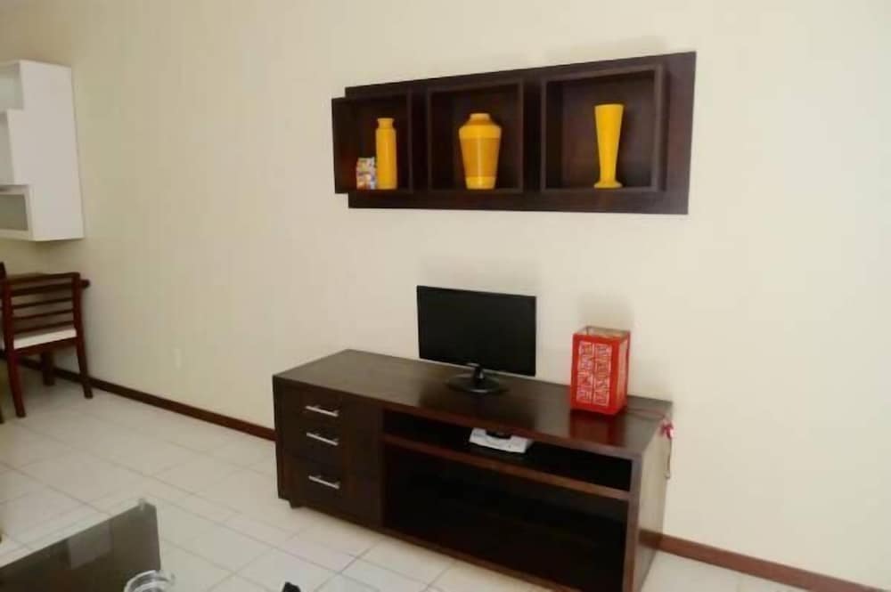 Apartment photo 2