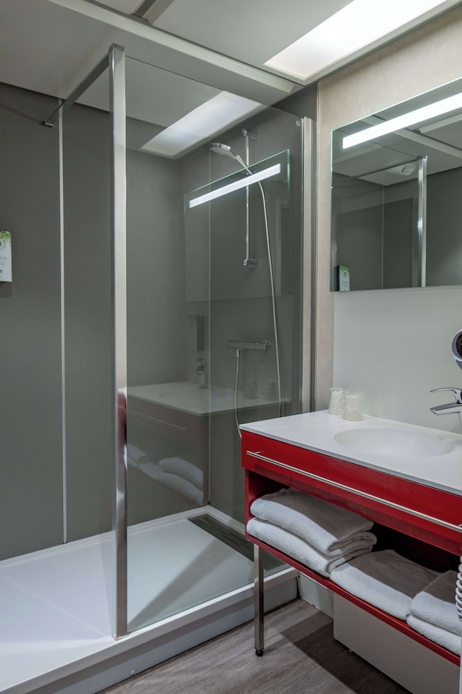 Superior Room, Multiple Beds - Photo 14