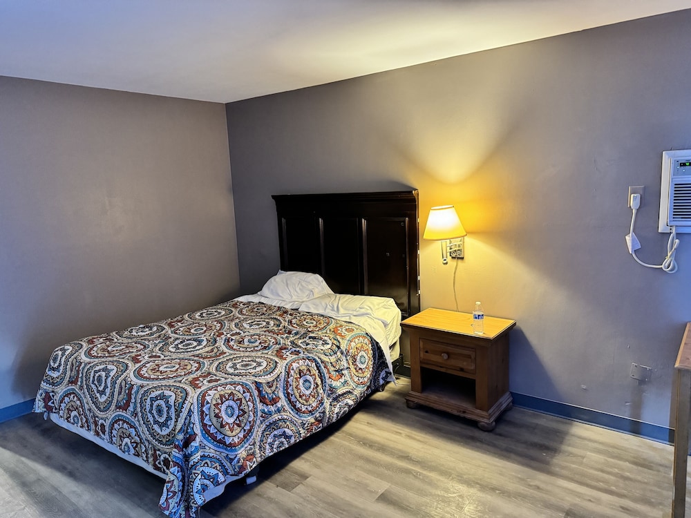 Comfort Single Room, 1 Queen Bed, Non Smoking photo 2