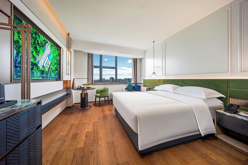 Grand Double Room, City View