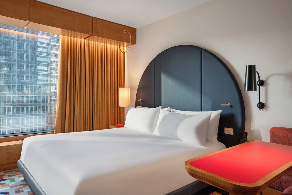 Standard Room, 1 King Bed