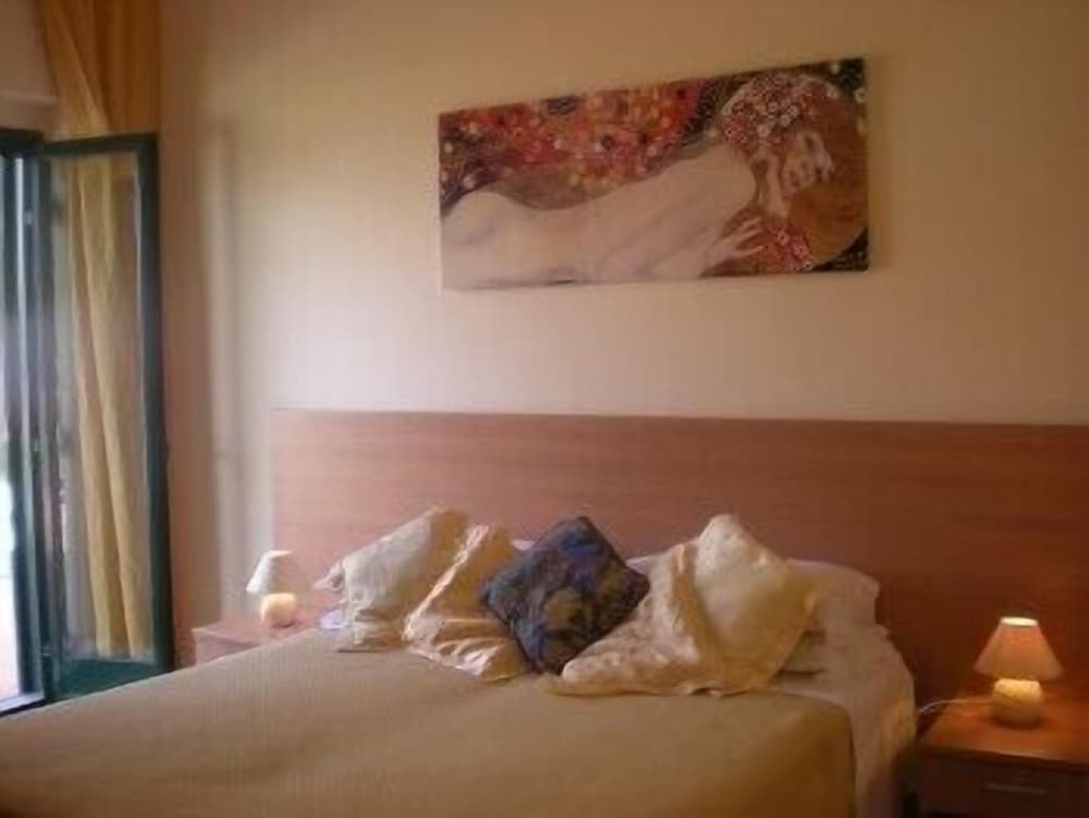 Family Apartment, 1 Bedroom, Non Smoking, Kitchenette photo 1
