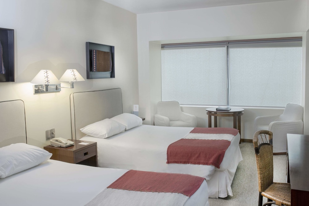 Standard Room, 2 Queen Beds - Photo 4