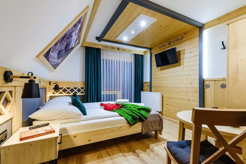 Deluxe Double or Twin Room, Balcony photo 3