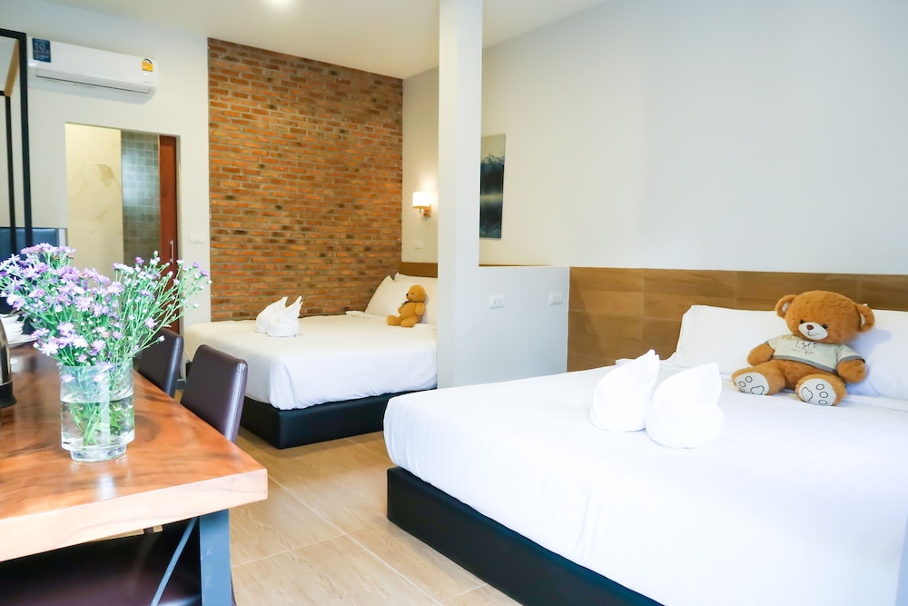 Standard Quadruple Room Type B - Photo 1