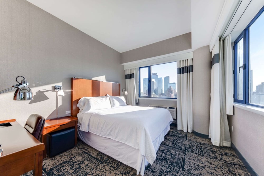 Standard Room, 1 King Bed, Non Smoking - Photo 3