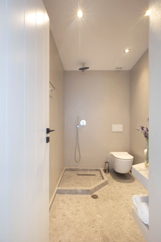 Deluxe Suite, 1 Bedroom photo 2