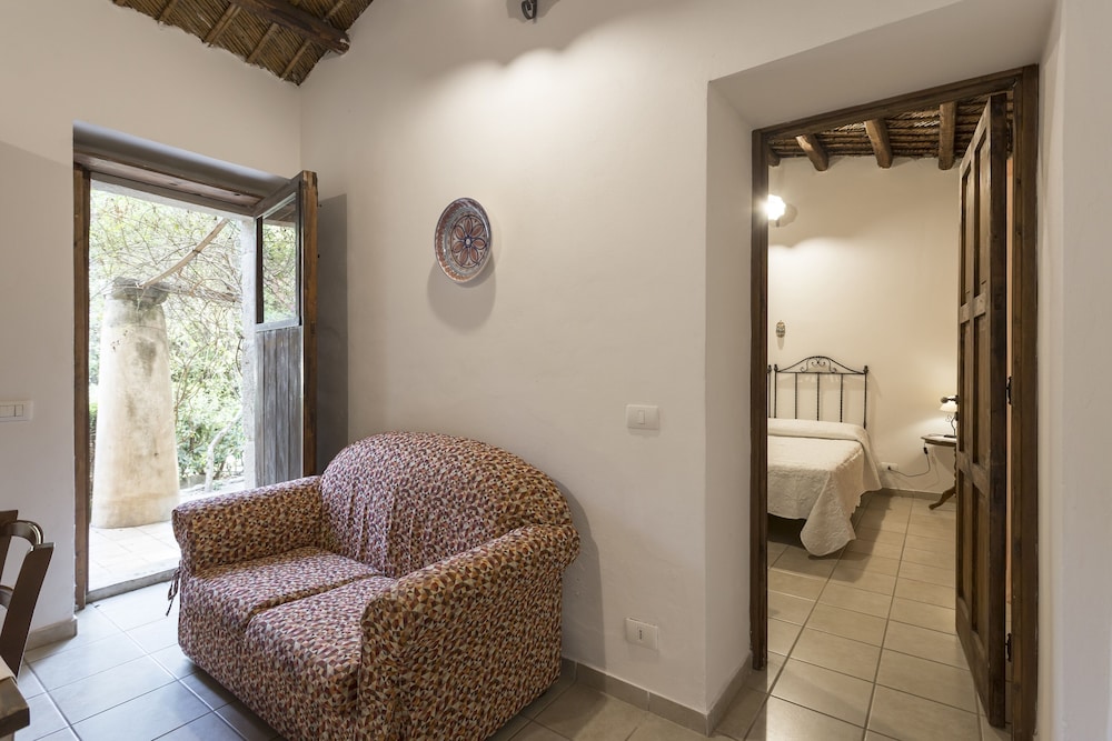 Standard Apartment, 1 Queen Bed With Sofa Bed, Kitchen, Garden View photo 3