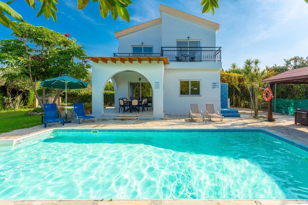Villa photo 2