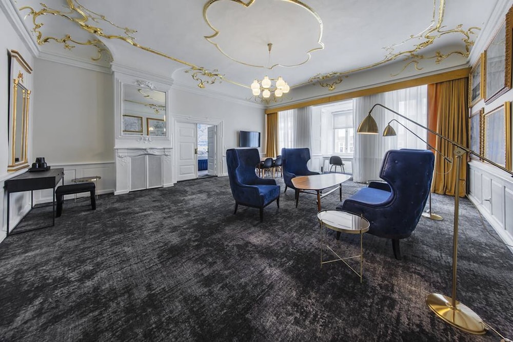 Royal Suite, 1 King Bed photo 1