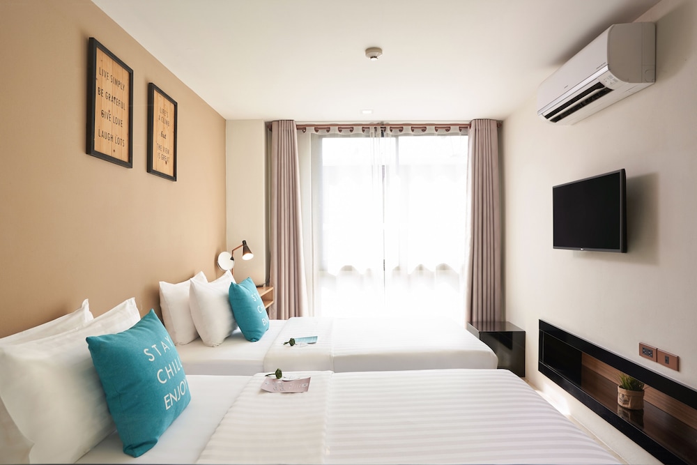 Pet-Friendly One Bedroom Suite photo 3